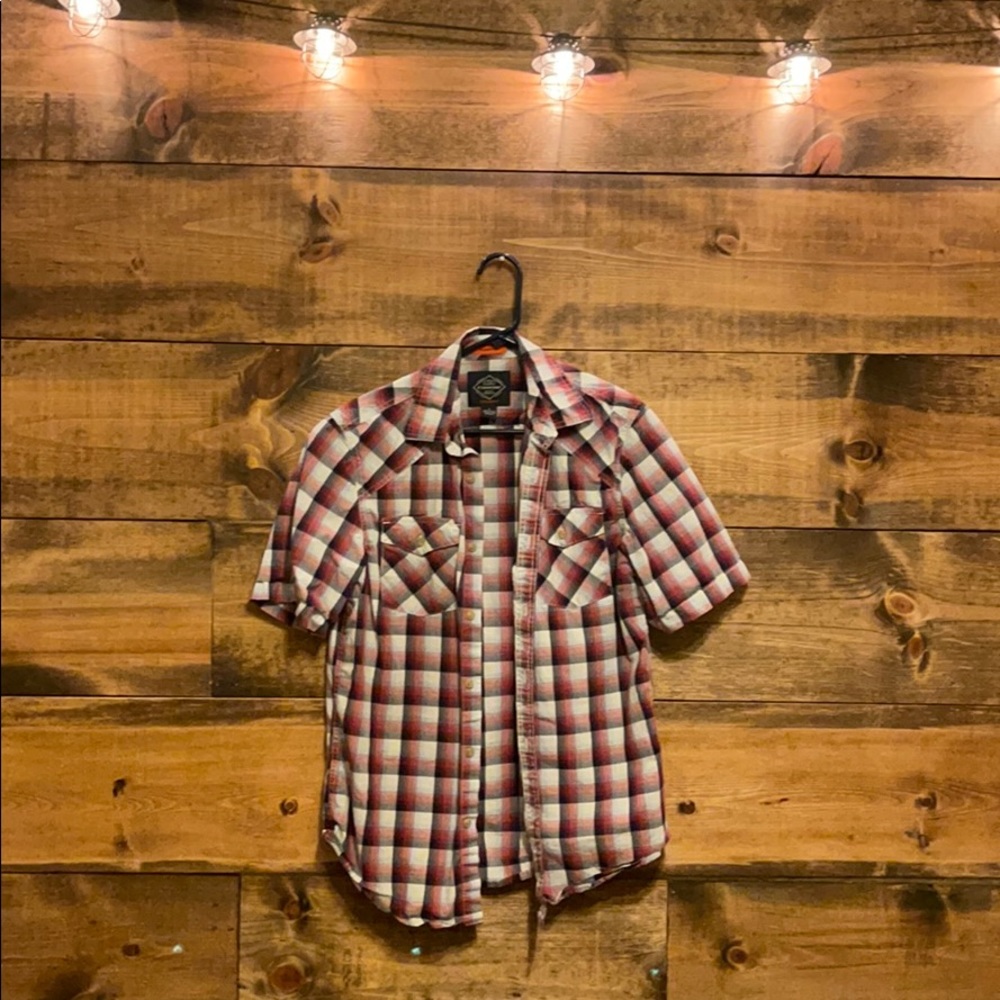 Short sleeve button up